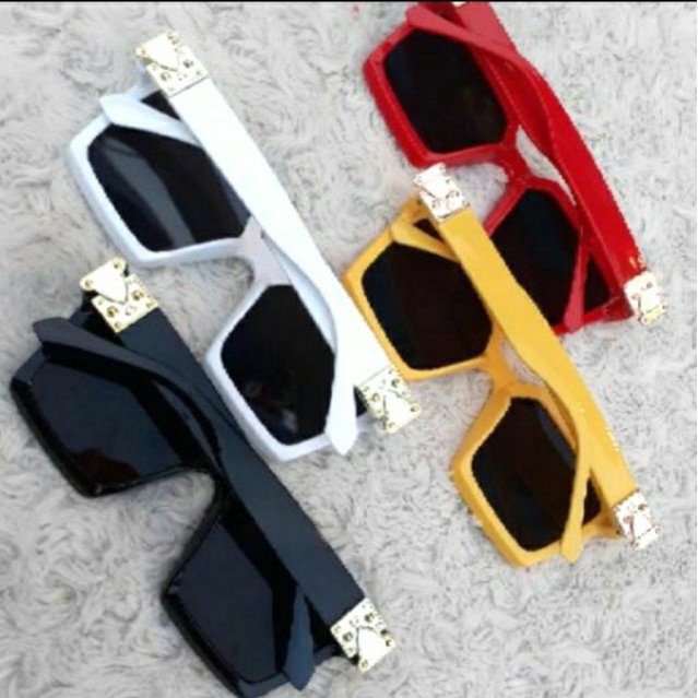 New Post แว่นตาแฟชั่น แว่นเก็บทรง  (พร้อมส่ง)  เก็บเงินปลายทาง cod（B04）