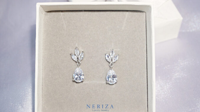 Neriza Jewelry/ต่างหูระย้าเพชรสังเคราะห์ ประกายเทียบเท่าเพชรแท้ NE049 Neriza Jewelry/ต่างหูระย้าเพชรสังเคราะห์ ประกายเทียบเท่าเพชรแท้ NE049