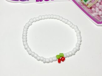 สร้อยข้อมือลูกปัดเชอรี่สีแดงสด