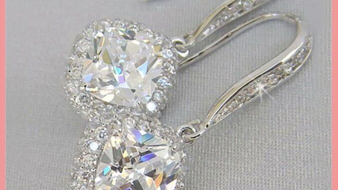 Lk-Cubic Zirconia ต่างหูตะขอห้อยจี้รูปหยดน้ําสําหรับงานปาร์ตี้ Lk-Cubic Zirconia ต่างหูตะขอห้อยจี้รูปหยดน้ําสําหรับงานปาร์ตี้
