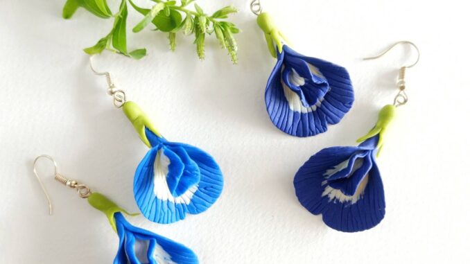 ต่างหูดอกอัญชัน งานดินปั้น จากดินไทย แบรนด์ ไอดินไทย idinthai Butterfly pea earrings
