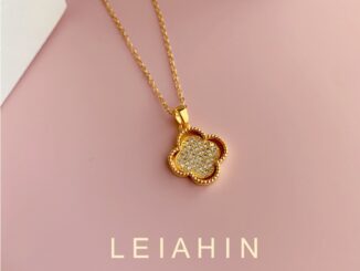 LEIAHIN ห้ามลอกดำ สร้อยคอแฟชั่น สร้อยคอ ทอง 18K จี้ใบโคลเวอร์สี่แฉก เครื่องประดับแฟชั่น สไตล์ตะวันตก โรแมนติก ของขวัญ สําหรับผู้หญิง