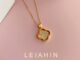 LEIAHIN ห้ามลอกดำ สร้อยคอแฟชั่น สร้อยคอ ทอง 18K จี้ใบโคลเวอร์สี่แฉก เครื่องประดับแฟชั่น สไตล์ตะวันตก โรแมนติก ของขวัญ สําหรับผู้หญิง