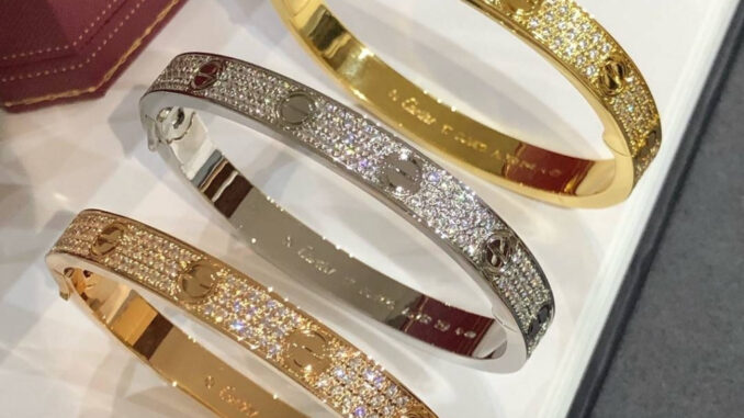 Cartier​ love​ bracelet​ ​diamond​ VIP
