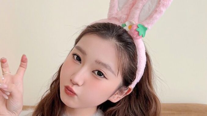 COD❤️พร้อมส่ง-ที่คาดผมสตรอเบอร์รี่น่ารักดอกไม้หูกระต่ายเด็กผู้หญิงแฟชั่นเกาหลี a.one