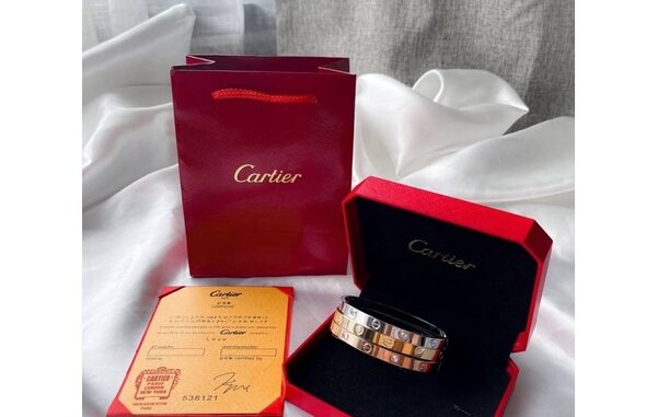 กำไล Cetier รุ่น Love bracelet diamonds พร้อมส่ง
