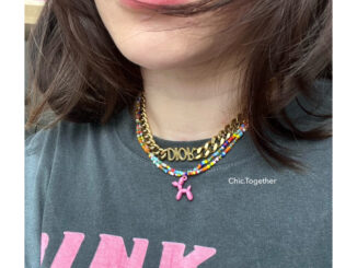 New In   สร้อยคอลูกปัดแบบใหม่ สีสดใส เป็นลายเส้นคู่นะคะ เพิ่มจี้น้องสีชมพู