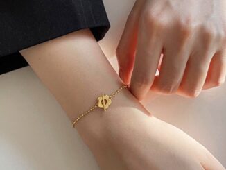 สร้อยข้อมือ โลหะผสม จี้รูปดอกไม้ ขนาดเล็ก สีทอง เหมาะกับของขวัญ สไตล์เกาหลี สําหรับผู้หญิง