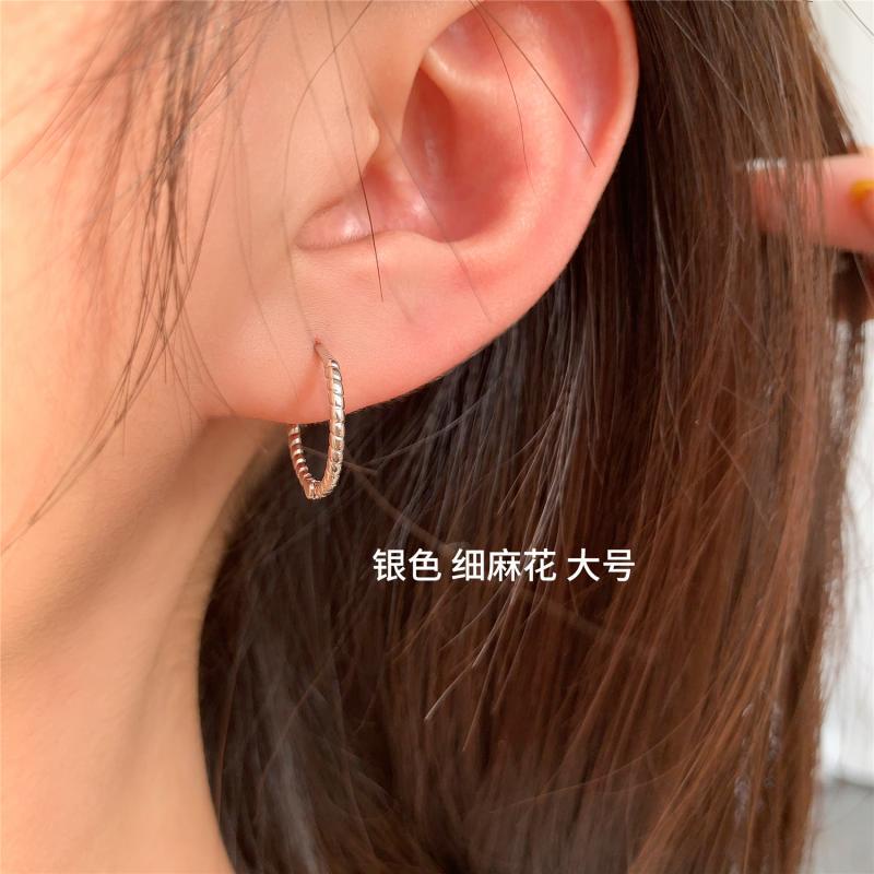 ต่างหูเกาหลี ต่างหูระย้า ต่างหูเงินแท้ ต่างหูแฟชั่น สีเงิน เครื่องประดับแฟชั่นสตรี