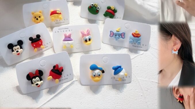 พร้อมส่ง ต่างหูเรซิ่น รูปสัตว์ มิกกี้ หมี ไดโนเสาร์ น่ารัก ไม่สมมาตร 11 ตัวเลือก สําหรับเด็ก
