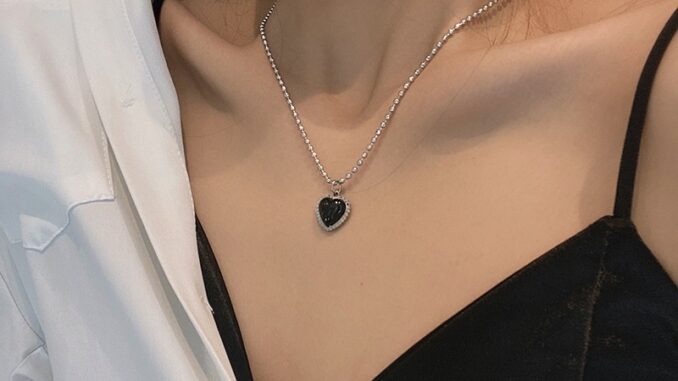 เครื่องประดับ สร้อยคอโซ่ อเนกประสงค์ ลายหัวใจ สีดํา แบบเรียบง่าย สไตล์เรโทร สําหรับผู้หญิง 1 ชิ้น เครื่องประดับ สร้อยคอโซ่ อเนกประสงค์ ลายหัวใจ สีดํา แบบเรียบง่าย สไตล์เรโทร สําหรับผู้หญิง 1 ชิ้น