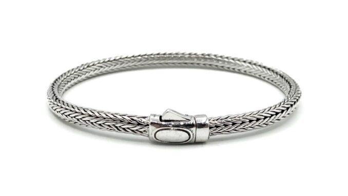 สร้อยข้อมือเงินถักเปียลายกระดูกงู สี่เสากลม เงินแท้ 925 : DSP 925 Sterling Silver Braided Bracelets [CLSP0026]