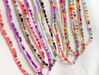 สร้อยคอลูกปัดรวมสี 8 แบบ (เม็ดเล็ก)