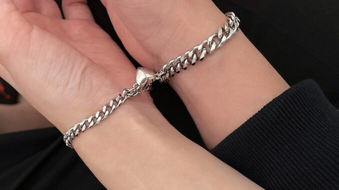 สร้อยข้อมือกําไลข้อมือคู่รักแม่เหล็กรูปหัวใจ 1 คู่（A08-04-1）
