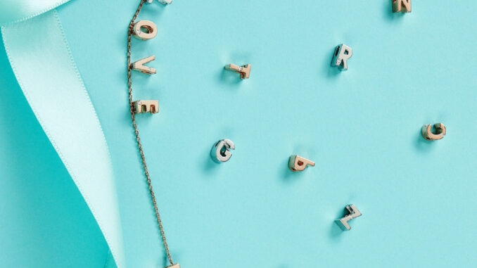 MSCHOO : จี้ A - Z พร้อมสร้อย ( Rose gold )