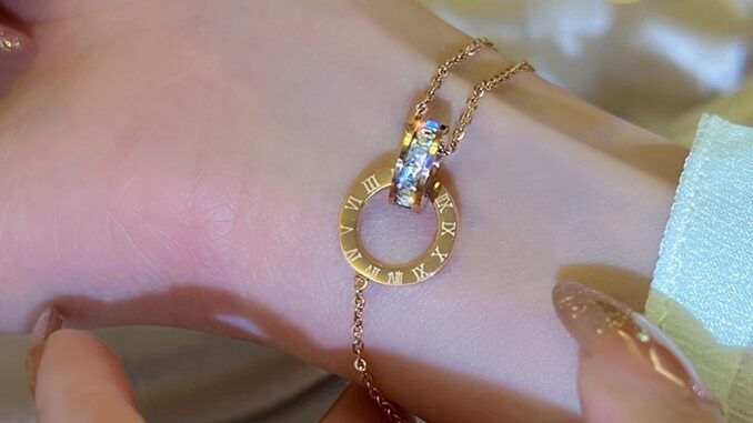 สร้อยข้อมือ เหล็กไทเทเนียม ทอง 18K เครื่องประดับ สไตล์เกาหลี โรมัน เรียบง่าย ของขวัญ