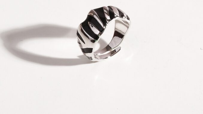 SWAN - Tiger Ring M แหวนเงินแท้ ชุบสี enamel ใส่แล้วไม่แพ้