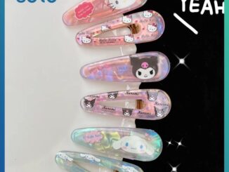 ♫ Sanrio Series คลิปหนีบปากเป็ดอะคริลิก Cinnamoroll Kuromi Melody กิ๊บติดผมเลเซอร์น่ารัก Bangs คลิปการ์ตูนสาวหัวใจสำหรับสาวของขวัญของตกแต่งกลางแจ้ง
