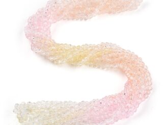 ลูกปัดแก้วใส ทรงกลม สีชมพู 4~4.5 มม. รู 1 มม. ประมาณ 90~95 ชิ้นต่อเส้น 13.98 นิ้ว (35.5 ซม.) 2 เส้น