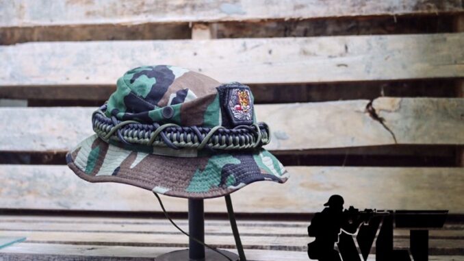 หมวกปีกสั้นถักเชือกพาราคอร์ดลายวู้ดเเลนด์
