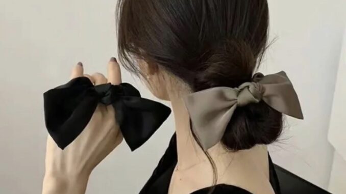 โดนัทโบว์ ขนาด 12cm. โดนัทรัดผมแบบใหม่ สวยเรียบหรู สีคลาสสิก สไตส์เกาหลี ยางรัดผม โดนัทโบว์ ขนาด 12cm. โดนัทรัดผมแบบใหม่ สวยเรียบหรู สีคลาสสิก สไตส์เกาหลี ยางรัดผม