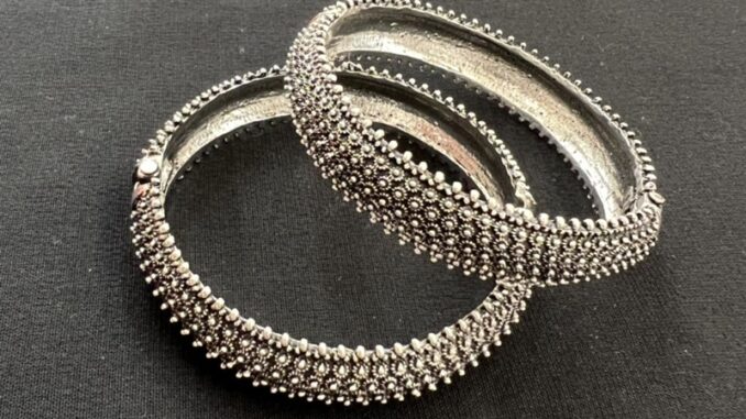 Accessories กำไลข้อมือ ประดับชุดไทย เครื่องประดับตกแต่งร่างกาย คุณภาพดี อันละ59 สีรมดํา