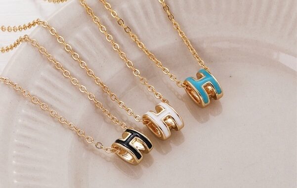 สร้อยคอโซ่ จี้ตัวอักษร H Drop สวยหรู อเนกประสงค์ เหมาะกับฤดูร้อน แบบเรียบง่าย