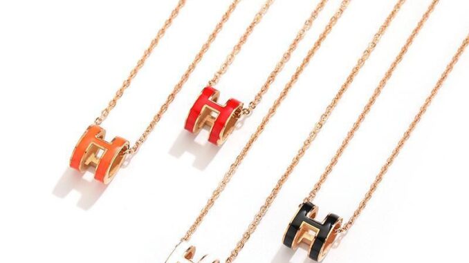 ชุดเครื่องประดับ สร้อยคอ ต่างหู สเตนเลส จี้ตัวอักษร H สีทอง สไตล์ญี่ปุ่น และเกาหลี แฟชั่นใหม่ สําหรับผู้หญิง 2021 ชุดเครื่องประดับ สร้อยคอ ต่างหู สเตนเลส จี้ตัวอักษร H สีทอง สไตล์ญี่ปุ่น และเกาหลี แฟชั่นใหม่ สําหรับผู้หญิง 2021