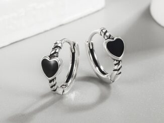 bonnie - black heart hoop ต่างหูห่วงรูปหัวใจสีดำ ตุ้มหู ต่างหูแฟชั่นสไตล์เกาหลี เงินแท้สำหรับคนแพ้ง่าย
