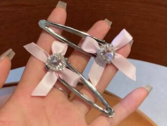 [highbuying] ใหม่ พร้อมส่ง กิ๊บติดผมโลหะ รูปหัวใจ ประดับโบว์ คริสตัล สีชมพู สีฟ้า สไตล์โกธิค เครื่องประดับแฟชั่น สําหรับผู้หญิง Y2K