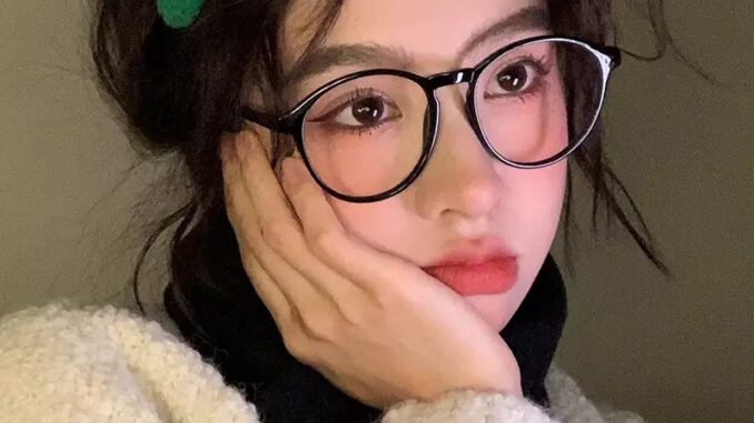 Roselife ย้อนยุคแสงสีฟ้า Unisex ปิดกั้นกรอบกลมสีดําแว่นตาเลนส์ใสแว่นตาสําหรับผู้หญิงสาวแว่นตาใส
