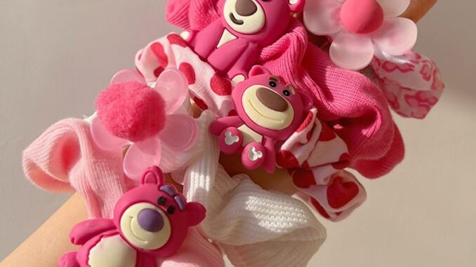 Yb3 Lotso ยางรัดผม ลายการ์ตูนหมี ดอกไม้น่ารัก เครื่องประดับ สําหรับเด็กผู้หญิง BY3 Yb3 Lotso ยางรัดผม ลายการ์ตูนหมี ดอกไม้น่ารัก เครื่องประดับ สําหรับเด็กผู้หญิง BY3