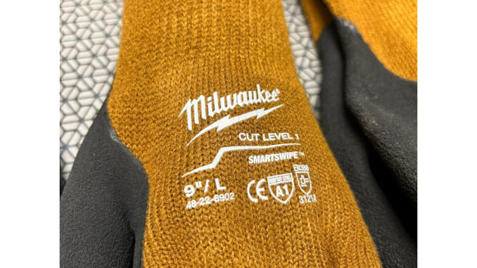 ถุงมือกันบาด และกันหนาวได้ CUT1 Milwaukee ของลิมิเตด ผลิตไม่เยอะครับ (กันบาดเฉพาะพื้นที่เคลือบ PU*)