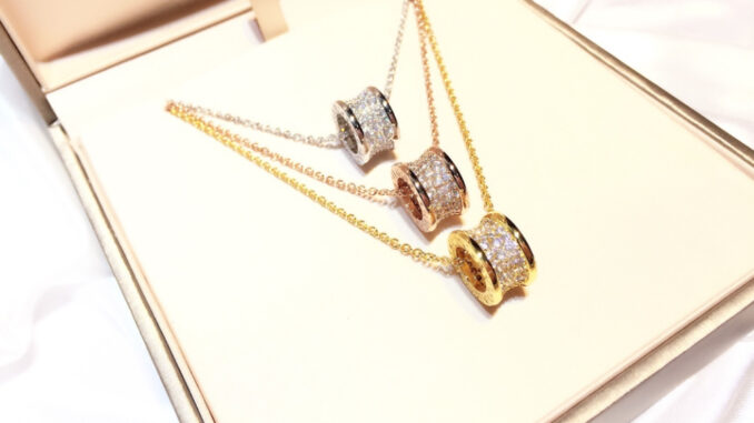 [Fashion Brand] ใหม่ สร้อยคอแฟชั่น เอวเล็ก ประดับเพชร โลโก้ B/V สไตล์คลาสสิก เครื่องประดับแฟชั่น 2023