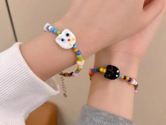 ในไทย สร้อยข้อมือประดับลูกปัดลายแมวน่ารักแฮนด์เมดสีดําสีขาวY2kเครื่องประดับสําหรับผู้หญิงและผู้ชายคู่รักของขวัญ