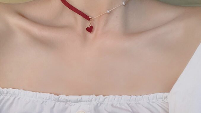 [highbuying] สร้อยคอ โช้คเกอร์ จี้ไข่มุก รูปหัวใจ สีแดง อสมมาตร เครื่องประดับแฟชั่นสตรี พร้อมส่ง