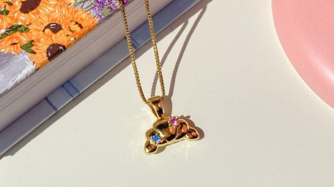 Croissants necklace สร้อยคอจี้รูปครัวซอง
