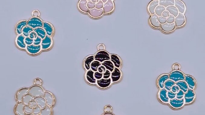 จี้สร้อยคอ สร้อยข้อมือ ลายดอกไม้ แฮนด์เมด DIY 10 ชิ้น จี้สร้อยคอ สร้อยข้อมือ ลายดอกไม้ แฮนด์เมด DIY 10 ชิ้น