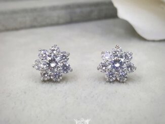ต่างหูแป้น ฝังคริสตัลแท้ ลายดอกพิกุล 7 แฉก Flower ขนาดกลาง ตุ้มหู เครื่องประดับ ER0155 ValueJewelry