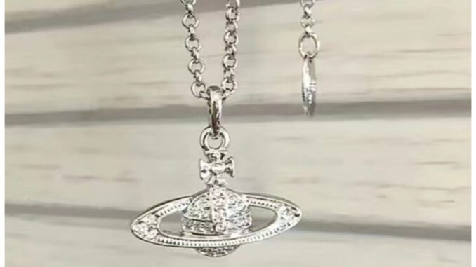 Westwood สร้อยคอ ลายดาวเสาร์ หลากสีสัน สําหรับผู้หญิง -41-50 ซม. Westwood สร้อยคอ ลายดาวเสาร์ หลากสีสัน สําหรับผู้หญิง -41-50 ซม.