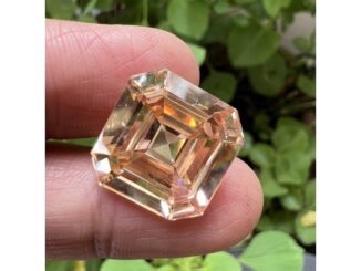 Lab made Champange Diamond 17x17mm  (พลอยสั่งเคราะเนื้อแข็ง) พลอย  CUBIC ZIRCONIA