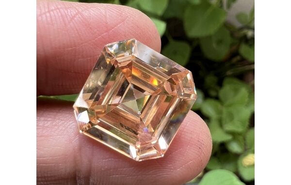 Lab made Champange Diamond 17x17mm (พลอยสั่งเคราะเนื้อแข็ง) พลอย CUBIC ZIRCONIA Lab made Champange Diamond 17x17mm (พลอยสั่งเคราะเนื้อแข็ง) พลอย CUBIC ZIRCONIA