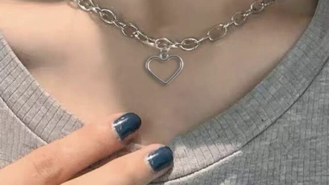 พร้อมส่ง สร้อยคอแฟชั่นลายหัวใจ สร้อยคอโซ่ สร้อยคอสไตล์เกาหลี
