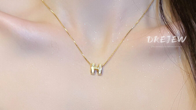 DREJEW ทอง18K สร้อยคอโซ่ชุบทองแท้ ประดับเพทาย รูปตัวอักษร ระดับไฮเอนด์ หรูหรา สไตล์เกาหลี สําหรับผู้หญิงสร้อยคอแฟชั่น