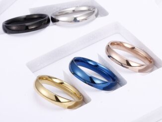แหวนสเตนเลส 5 สี 4 มม. กันแพ้ สไตล์ญี่ปุ่น เกาหลี ไซซ์ 5-13 สําหรับคู่รัก วันวาเลนไทน์ ปาร์ตี้ ผู้ชาย ผู้หญิง