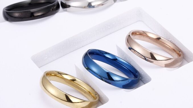แหวนสเตนเลส 5 สี 4 มม. กันแพ้ สไตล์ญี่ปุ่น เกาหลี ไซซ์ 5-13 สําหรับคู่รัก วันวาเลนไทน์ ปาร์ตี้ ผู้ชาย ผู้หญิง