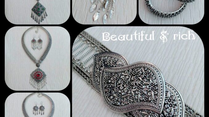 สร้อยคอพร้อมต่างหู เครื่องประดับสีเงินรมดำ เข็มขัดล้านนา ปิ่นเจ้านาง กำไลลายพิกุลสีเงินรมดำ เครื่องประดับชุดไทย สร้อยคอพร้อมต่างหู เครื่องประดับสีเงินรมดำ เข็มขัดล้านนา ปิ่นเจ้านาง กำไลลายพิกุลสีเงินรมดำ เครื่องประดับชุดไทย