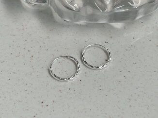 SissyJewelry // ต่างหูห่วง เงินแท้ รุ่น Cut  hoop