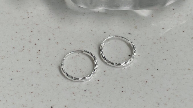SissyJewelry // ต่างหูห่วง เงินแท้ รุ่น Cut  hoop