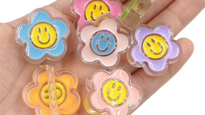 จี้ลูกปัดอะคริลิคใส รูปดอกไม้น่ารัก สําหรับทําเครื่องประดับ DIY จํานวน 5 ชิ้น